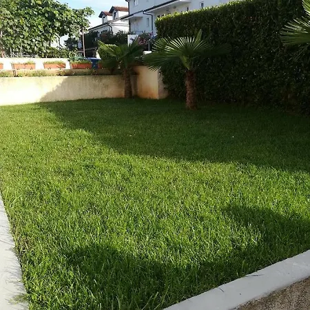 Apartment Milovanovic 2 *